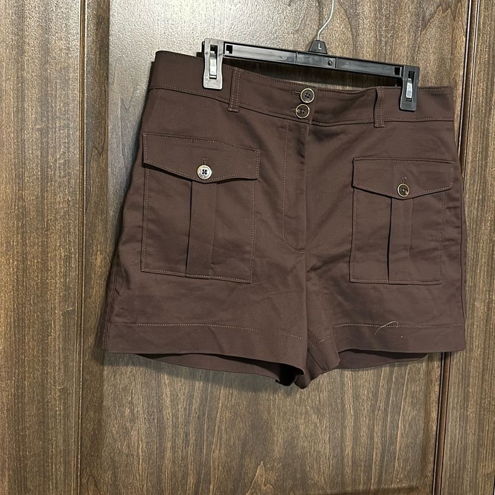 White House Black Market size 12 brown fashion short with button details